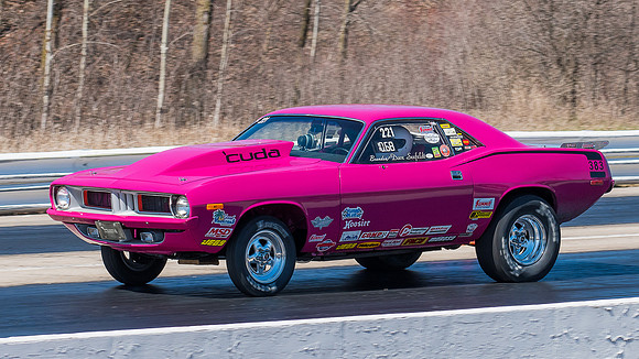 Barracuda bracket car